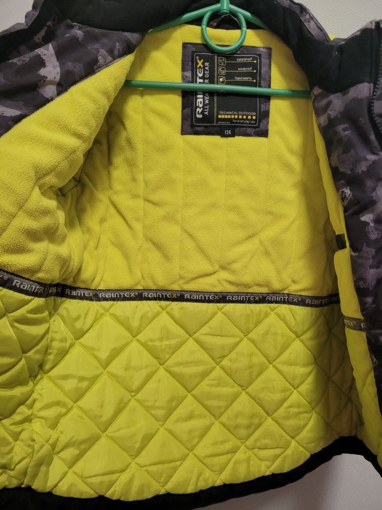 Raintex вітро і водовідштовхуюча, тепла куртка для хлопчика 134 см