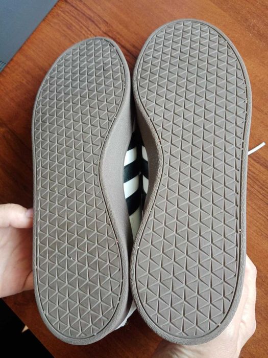 Adidas oryginalne snackersy 42