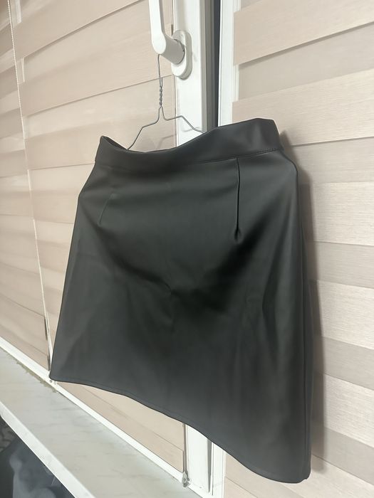 Міні спідниця з еко-шкіри нова