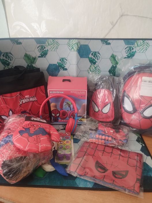 Mega набори бокси Spider Man з рюкзаком/бананкою/навушниками