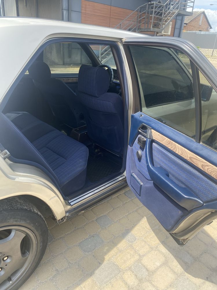 Mercedes benz w124 250d