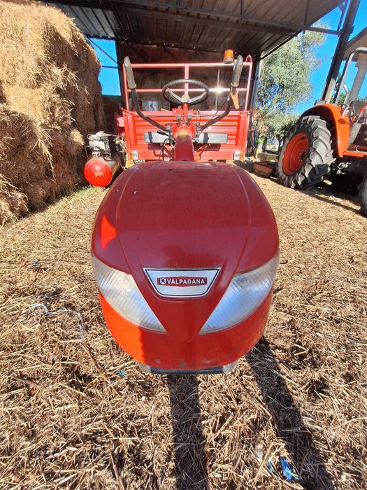 Troco por trator de rastos