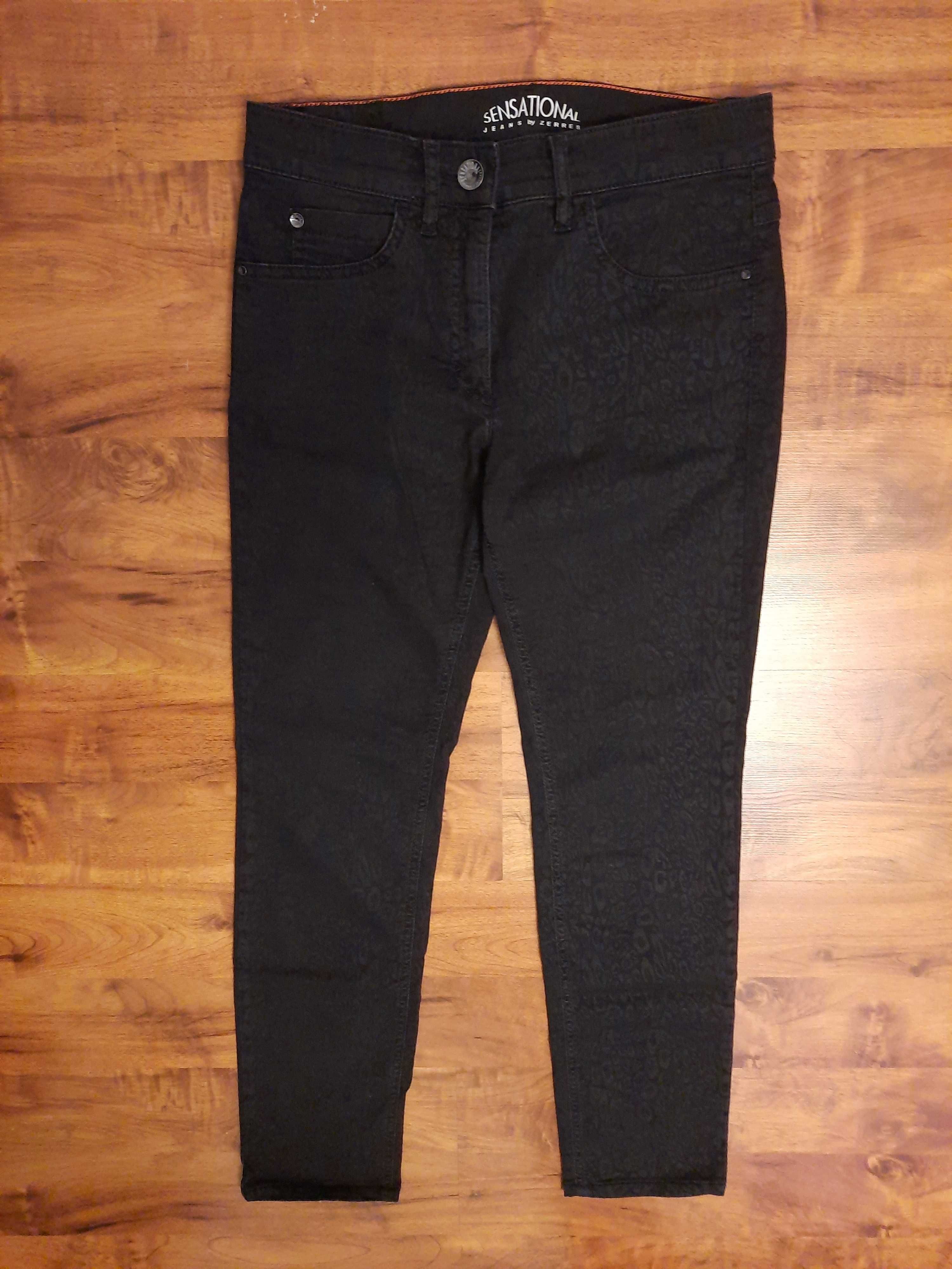 Czarne spodnie jeansowe jeansy ze wzorkami Sensational by Zerres 36