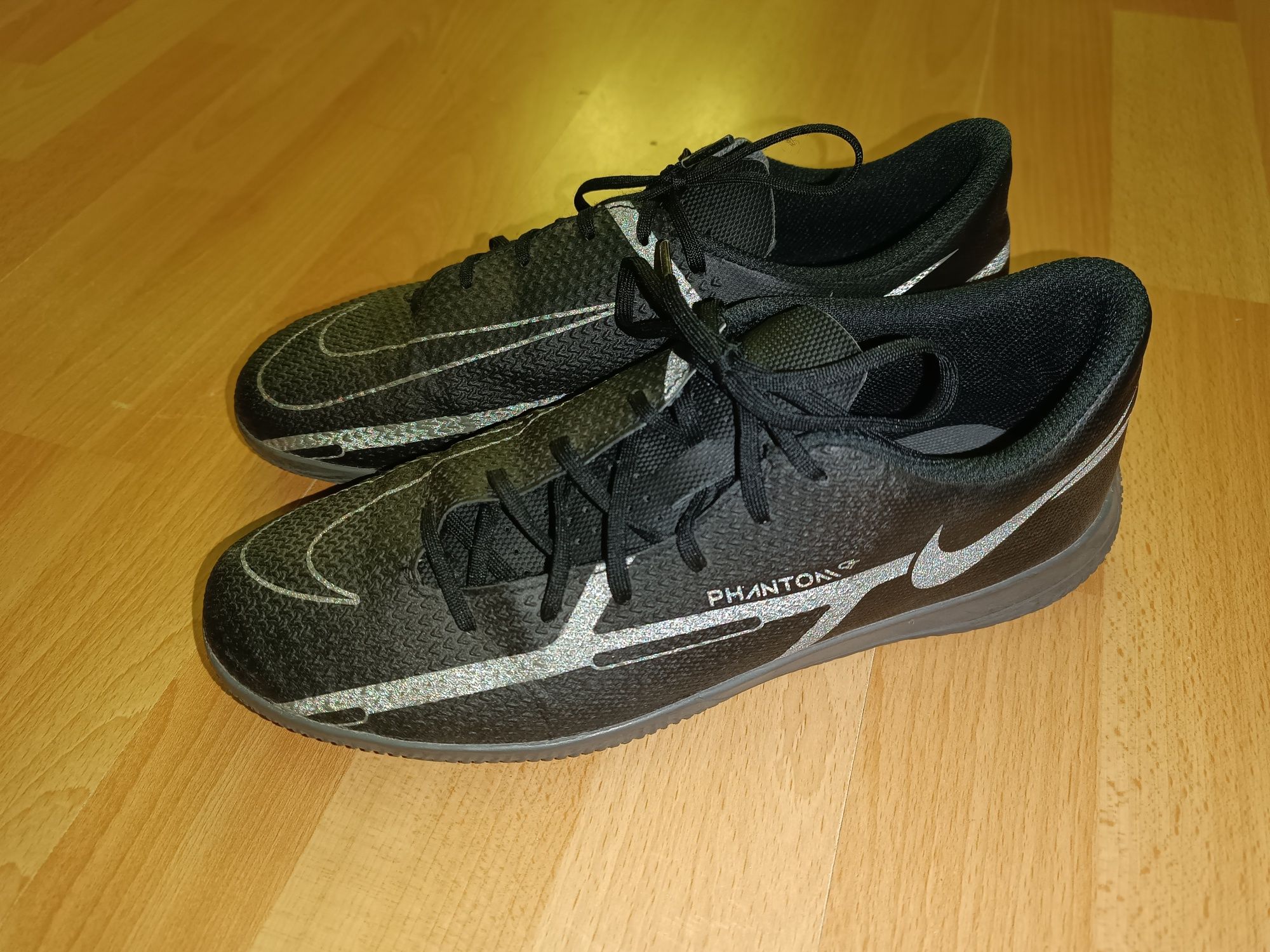 Buty halówki Nike rozmiar 40