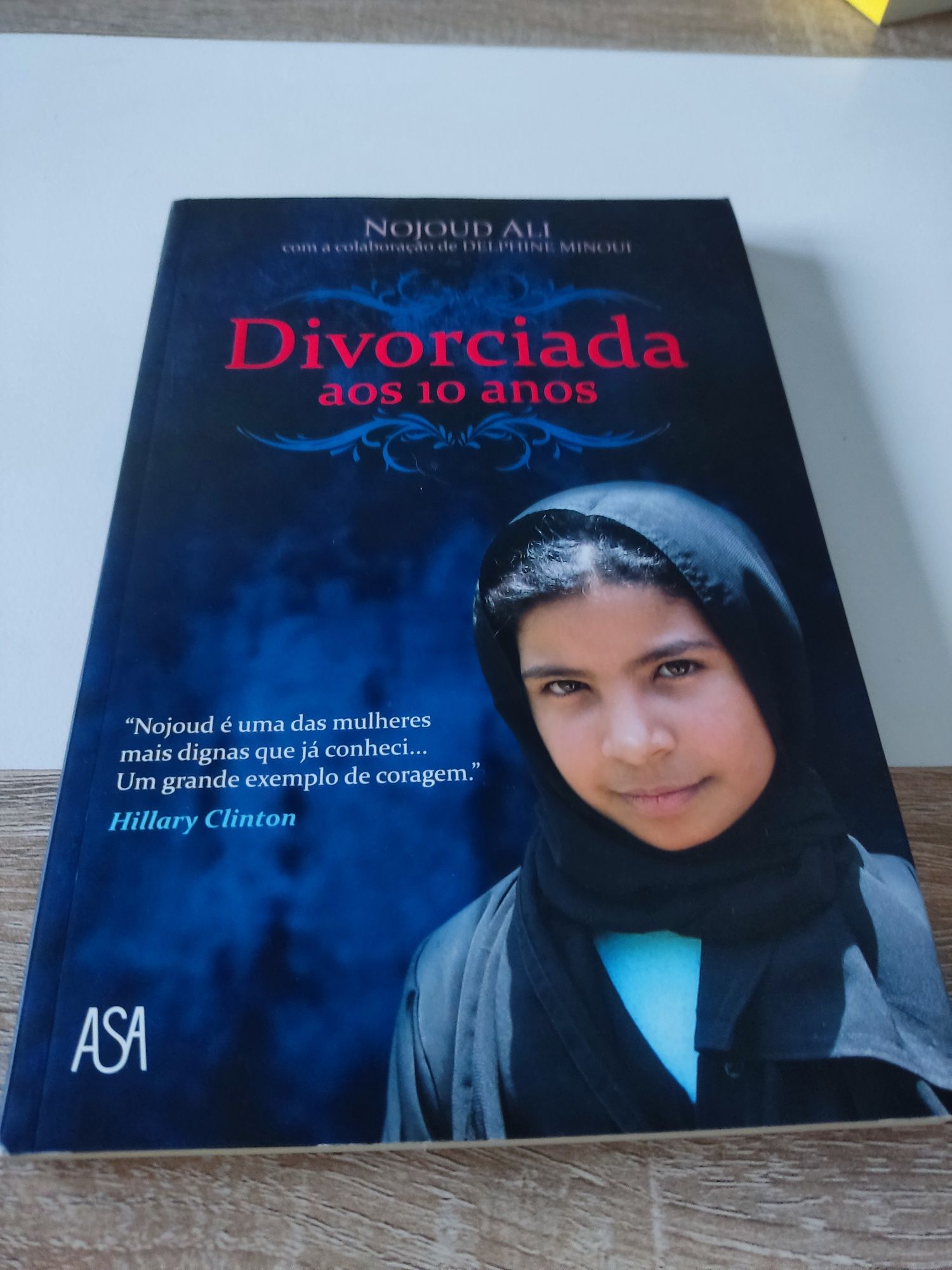 Livro "Divorciada aos 10 anos"