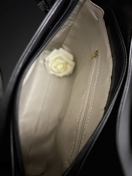 Жіноча сумка / містка сумка / сумка на плече / шкіряна сумка