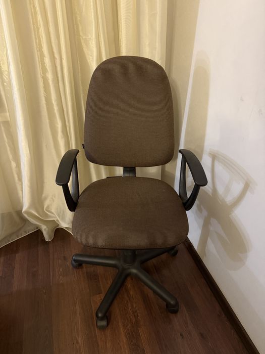 Крісло офісне