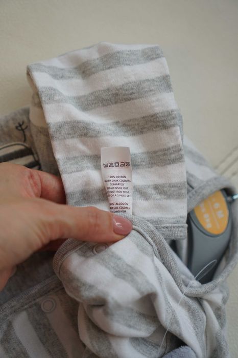 Pajacyk niemowlęcy z maskotką  rozmiar 62 -68cm (3-6 miesięcy)