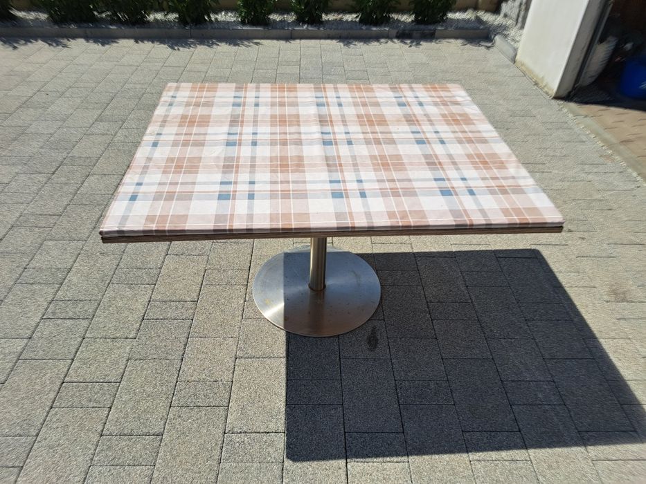 Stół ogrodowy na działkę