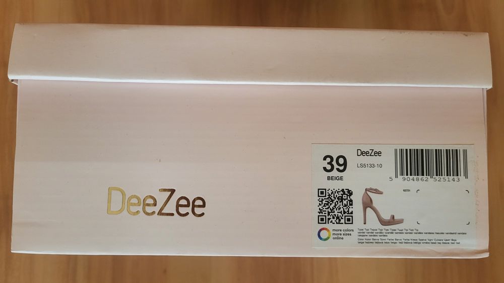 Sandałki na szpilkach DeeZee