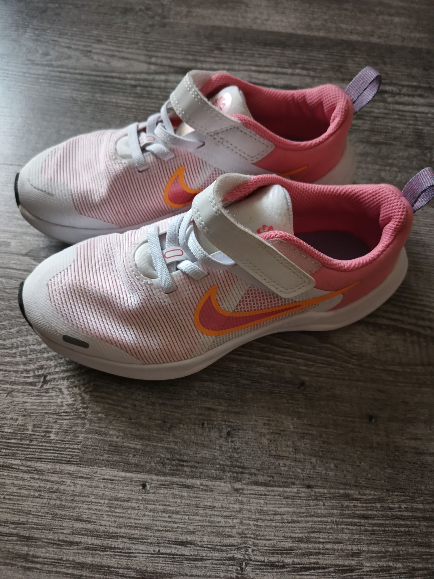 Buty sportowe dla dziewczynki