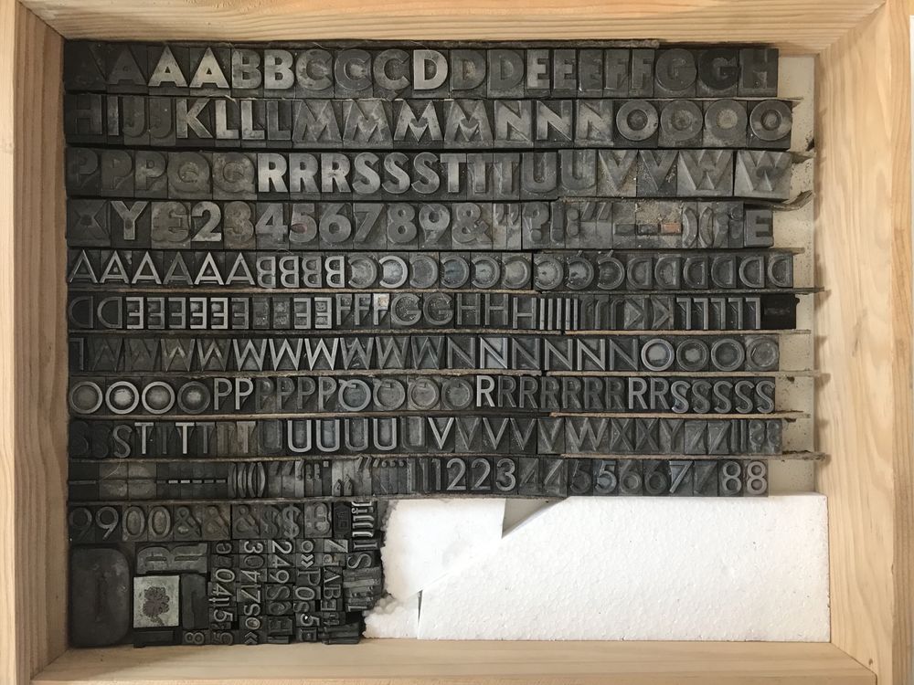 Tipos Letras fonte tipográfica em chumbo 23mm e 18mm
