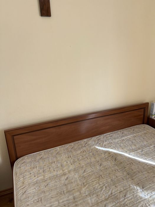 Ліжко двоспальне з матрасом