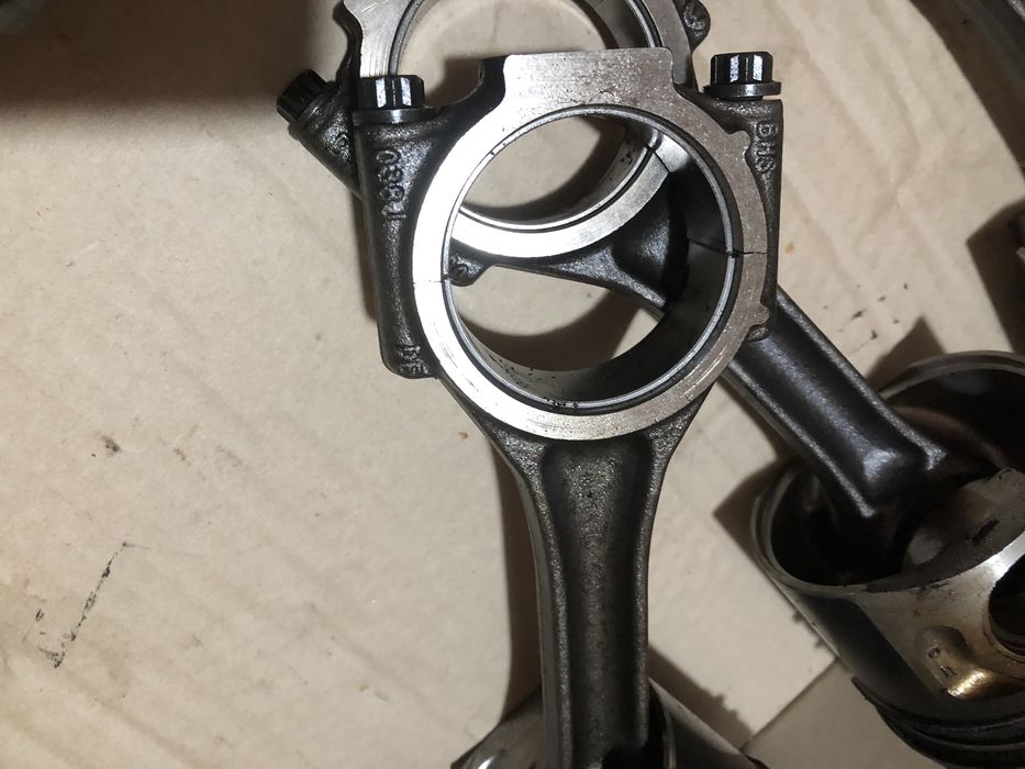 Поршня в зборі . колінвал на VAG B7 1.9 тді