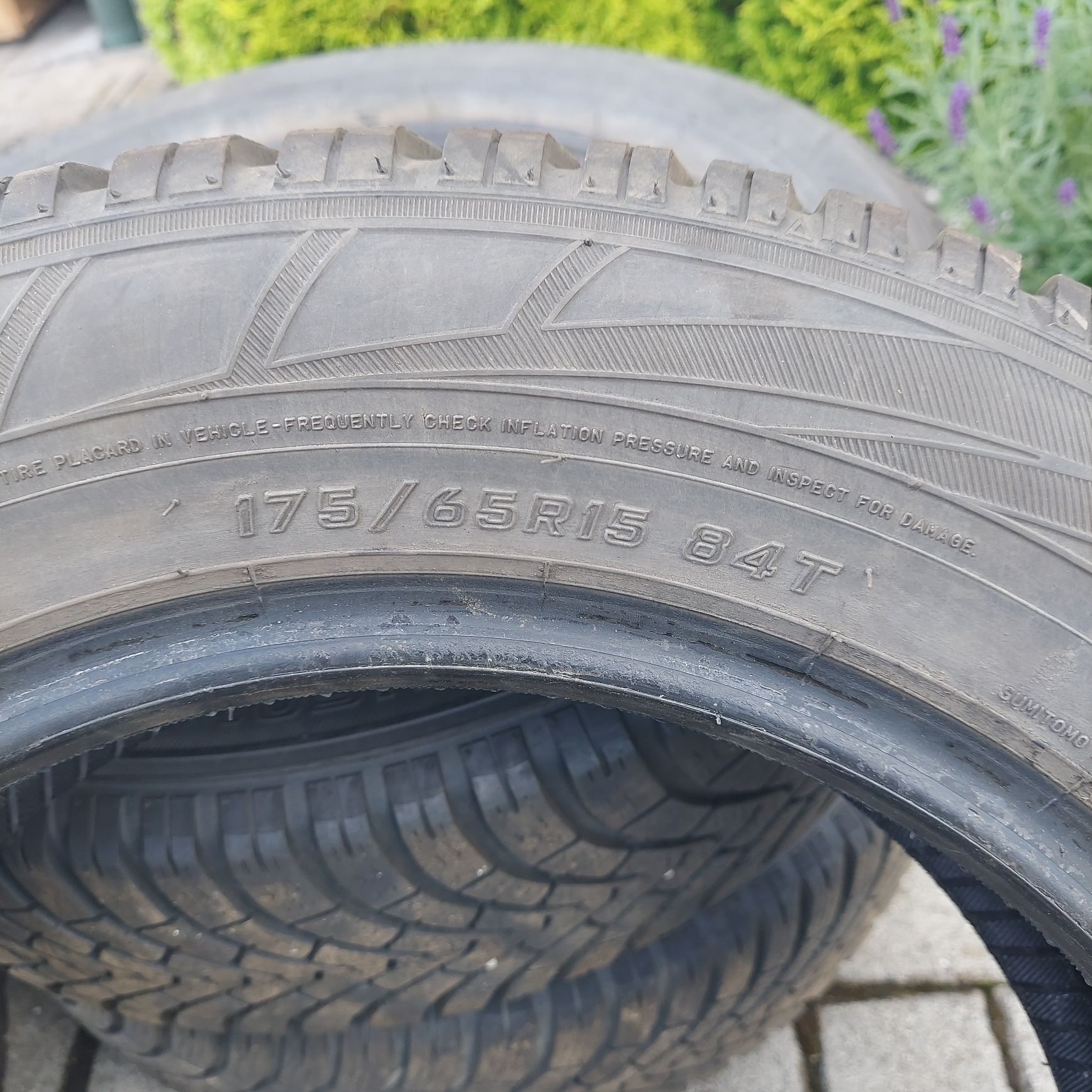 Opony zimowe Falken 15