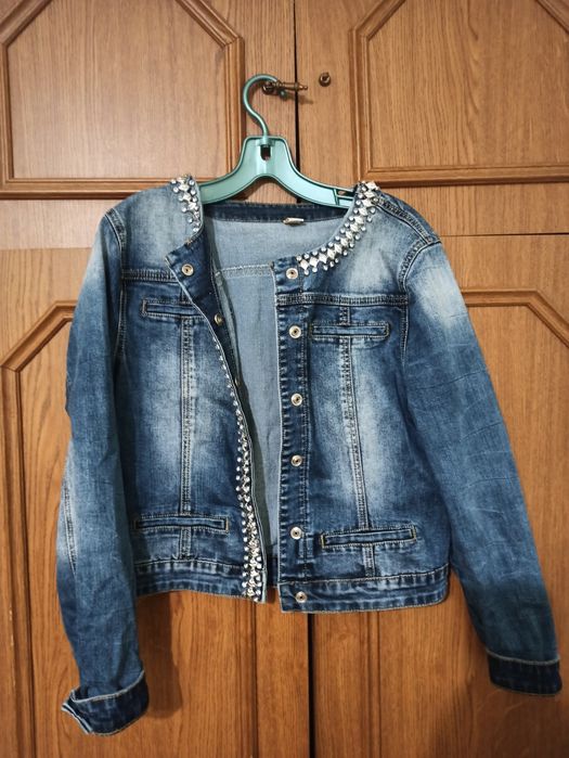 Продам джинсовую курточку