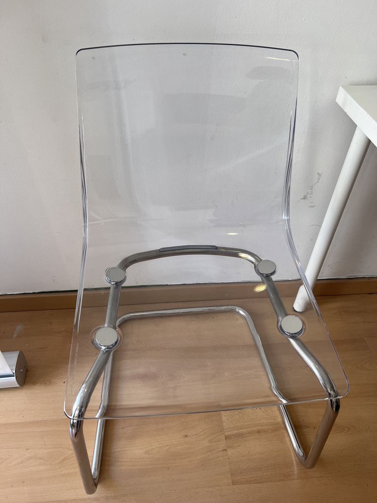Vendo cadeira transparente IKEA