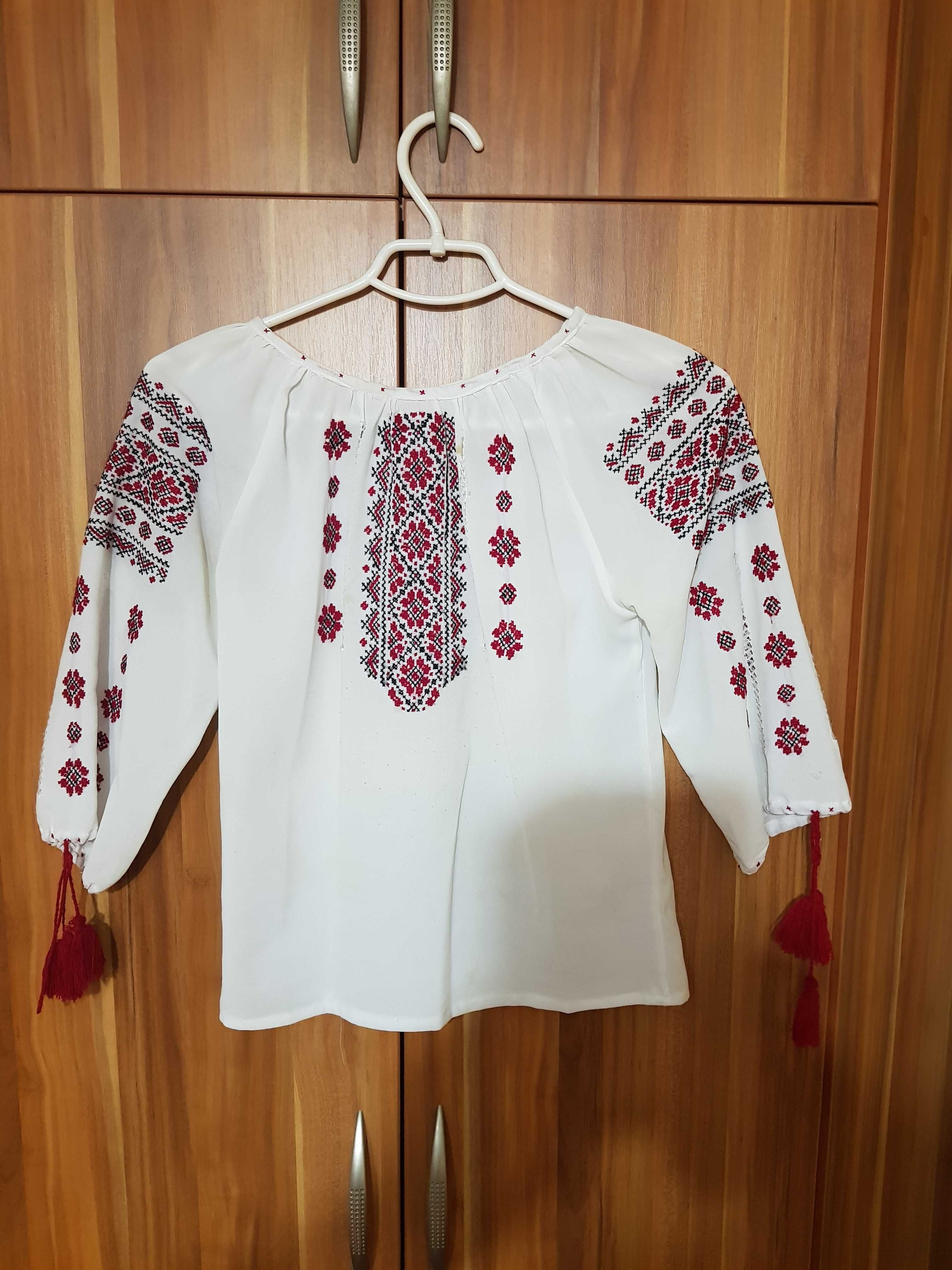 Продаю детские вещи на девочку подростка