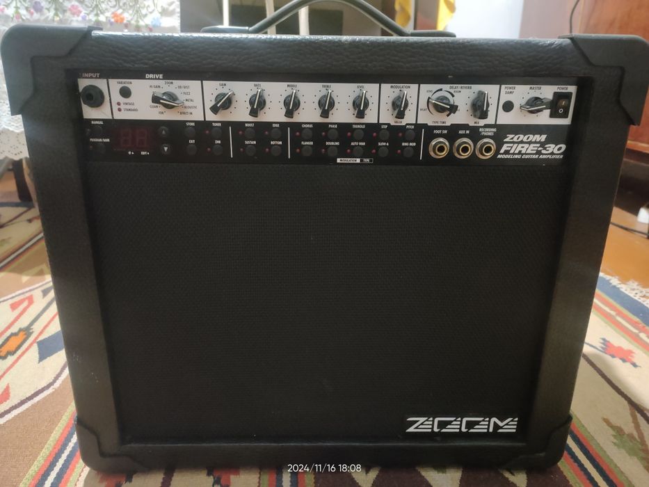 Комбопідсилювач ZOOM Fire-30