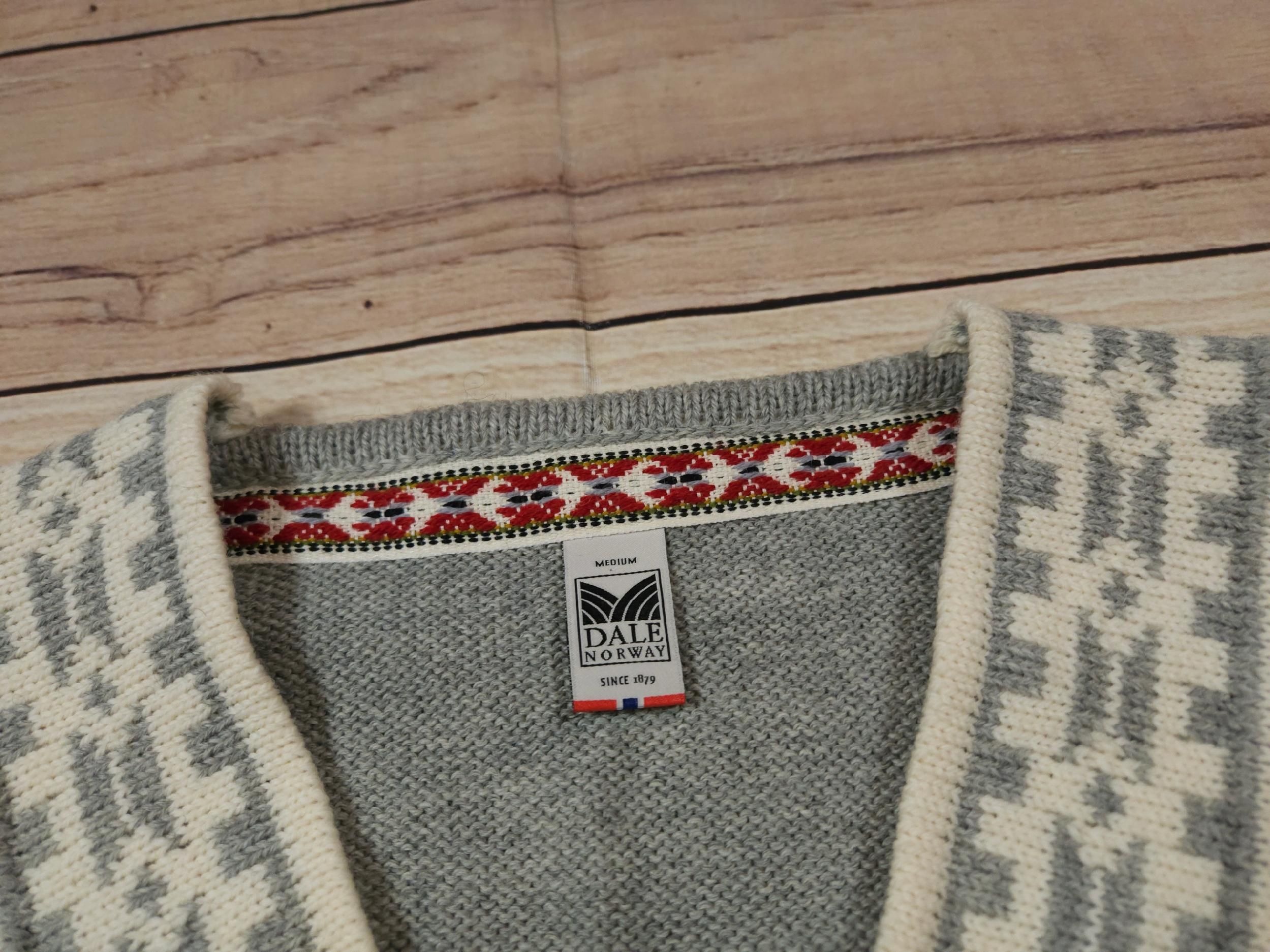 DALE Of Norway Sweter Wełniany Damski V Neck Logowany r. M