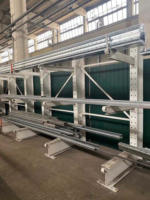 Палетні та консольні стелажі на склад. Стелажі з полицями посилені