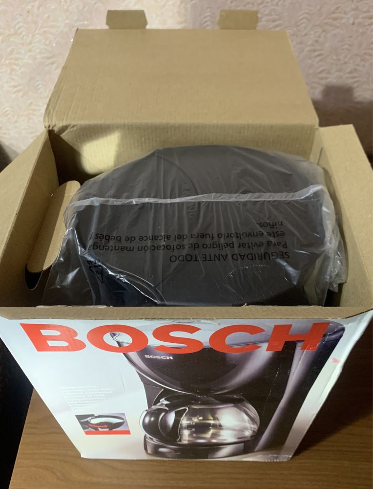 Крапельна кавоварка Bosch TKA1411V 1000 W з підігрівом.