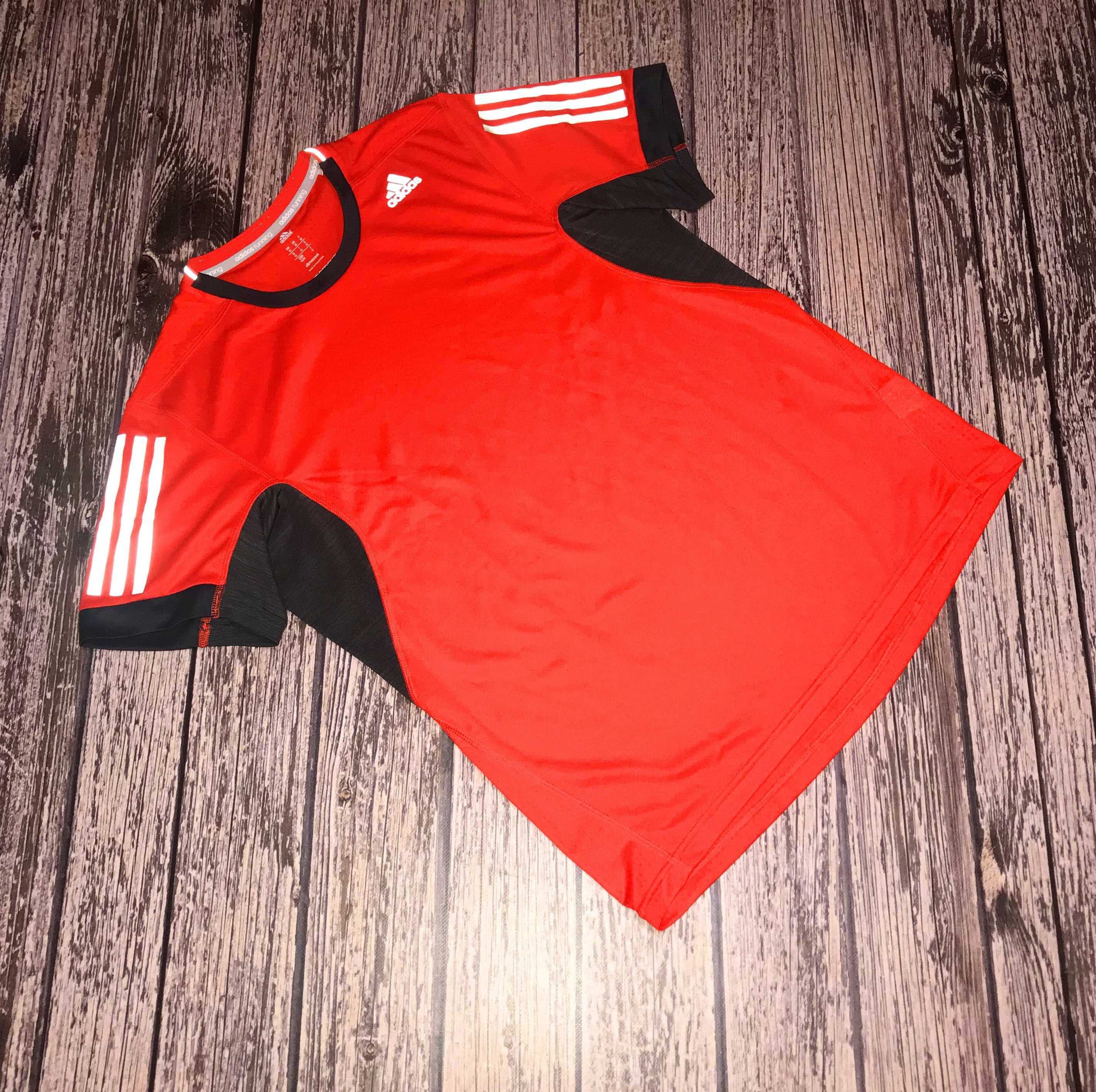 Футболка Adidas для мужчины , размер М