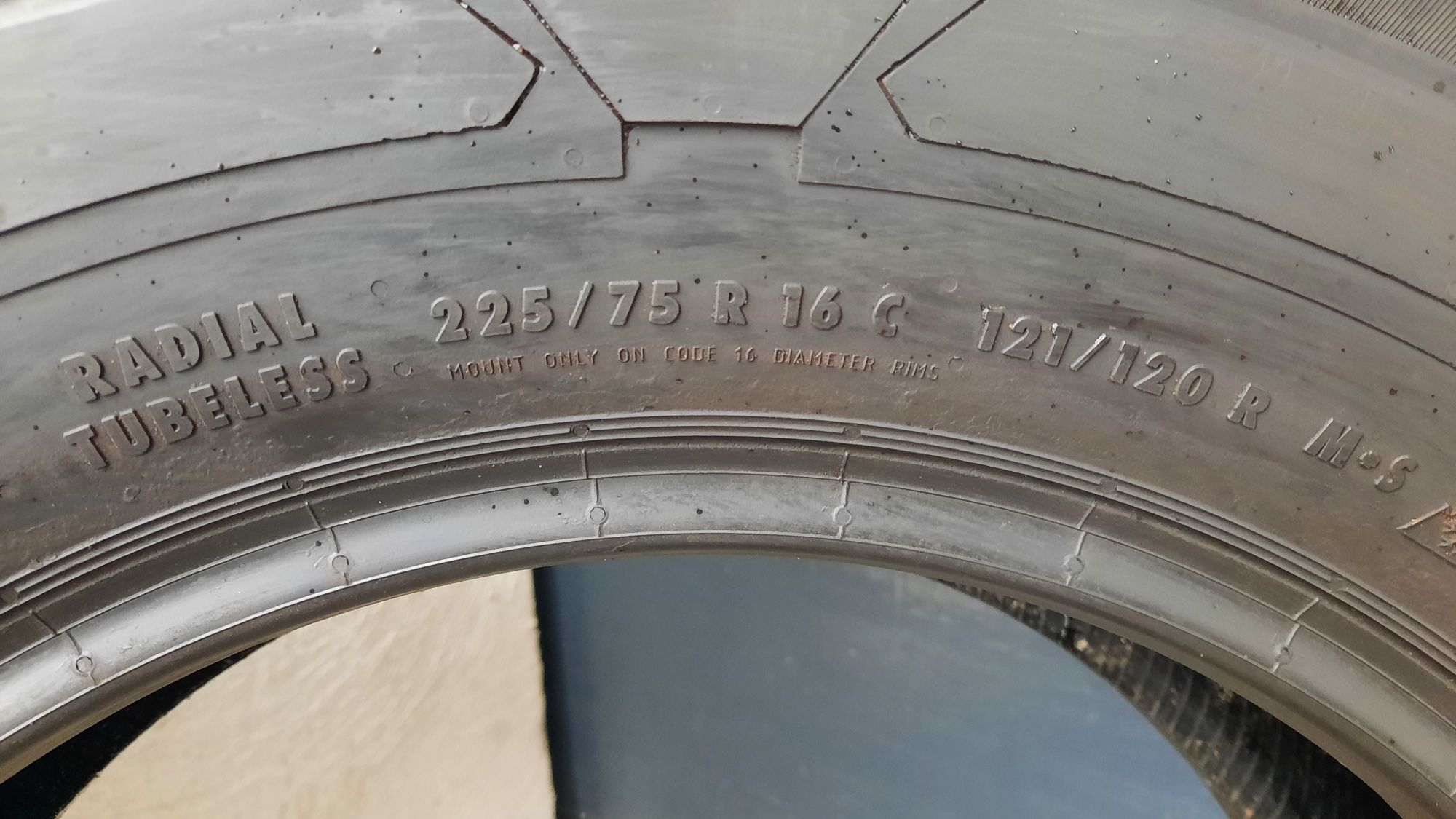 Continental 225/75 R16 C VanContact Winter