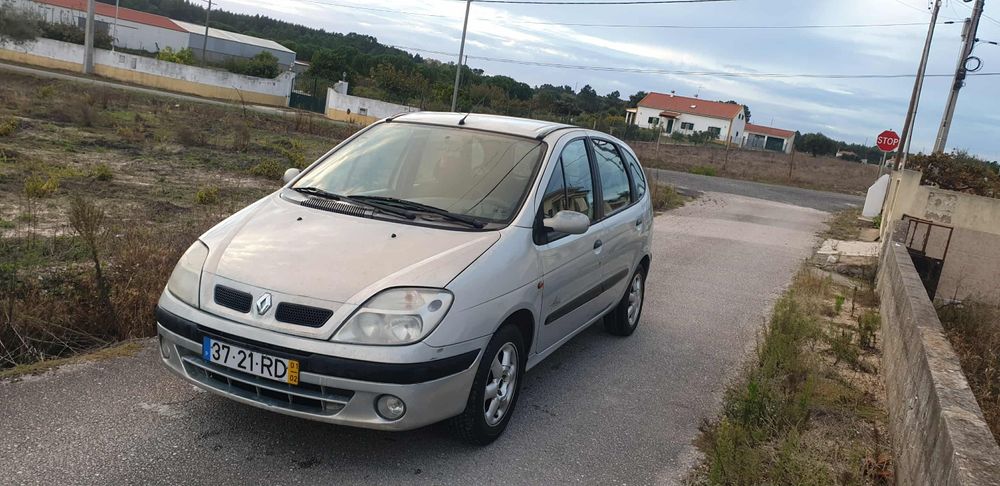 Renault Scenic 1.4 16v de 2001 impecável valor negociável