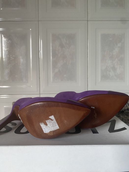 Sapatos/Stiletos roxos Schutz