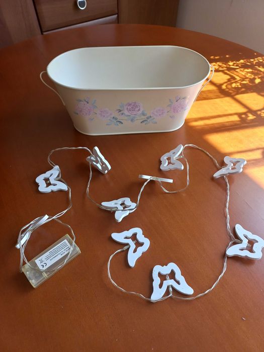 osłonka doniczka na kwiatki, lampki Led Motylki na baterie