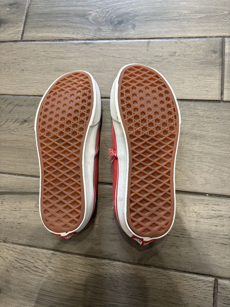 Червоні кеди Vans