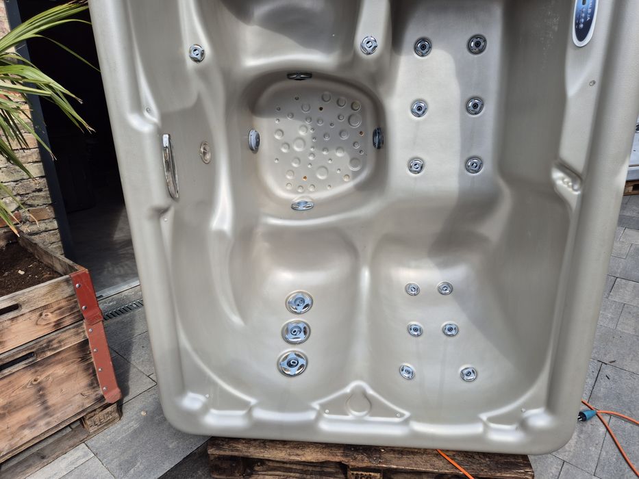 Jacuzzi ogrodowe używane 3️⃣ osobowe Balboa