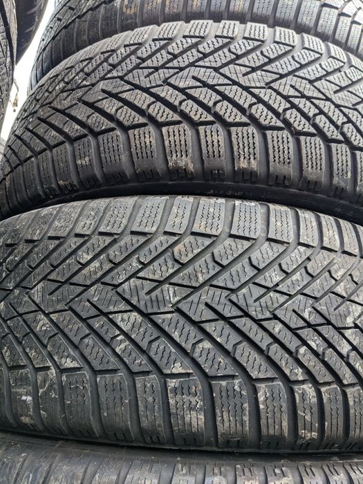 235/60R18 Pirelli 2022рік комплект