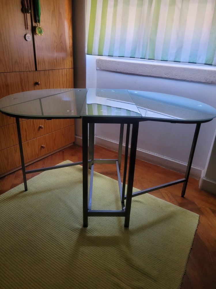 Mesa de vidro robusto