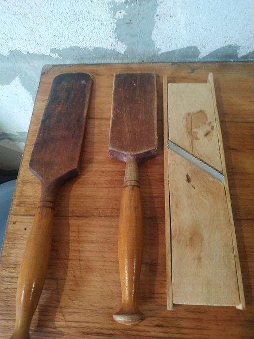 Продам мясорубку і сковороду