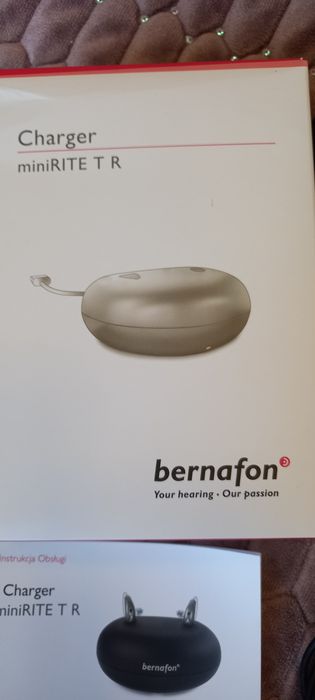 Aparat słuchowy(lewe ucho)ładowarka i  bernafon i osuszacz perfectd