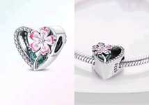 Charms srebne serduszko z kwiatkiem nowy do Pandory