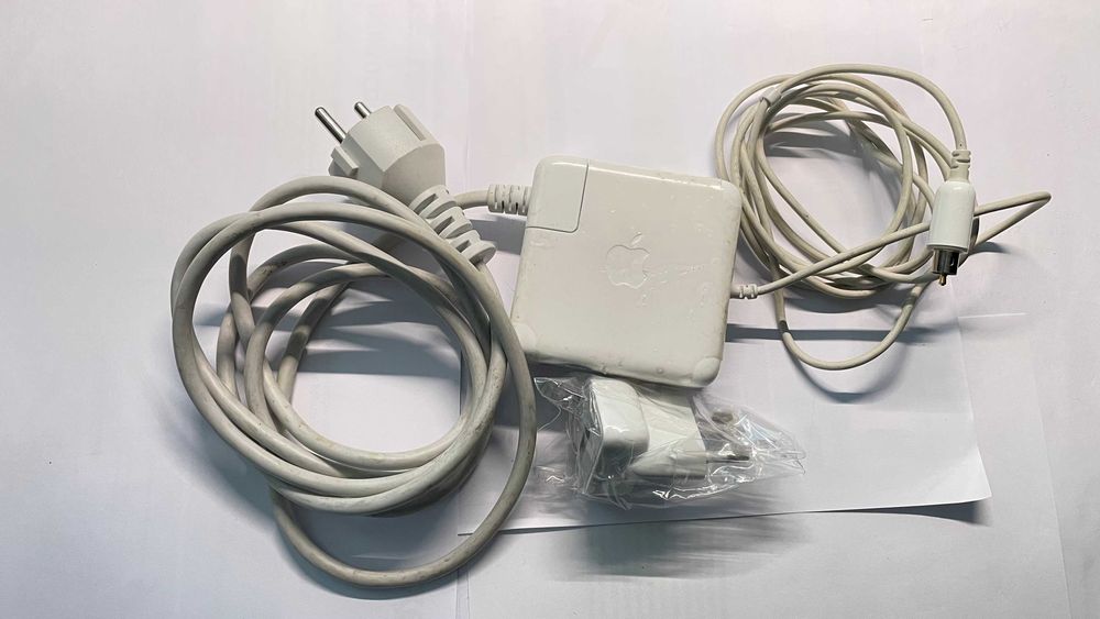 Fontes de alimentação originais Apple para MacBooks e Mac mini