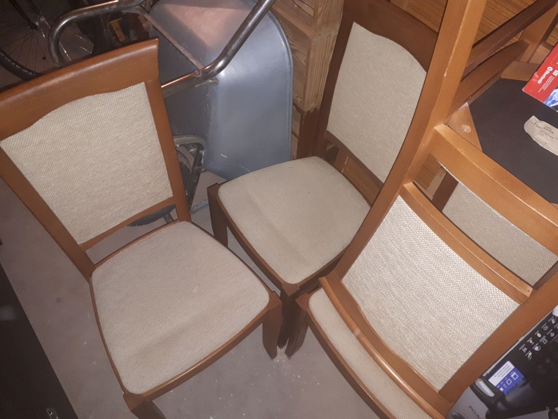 Dwa 2 krzesła plus rozkładany duży stół