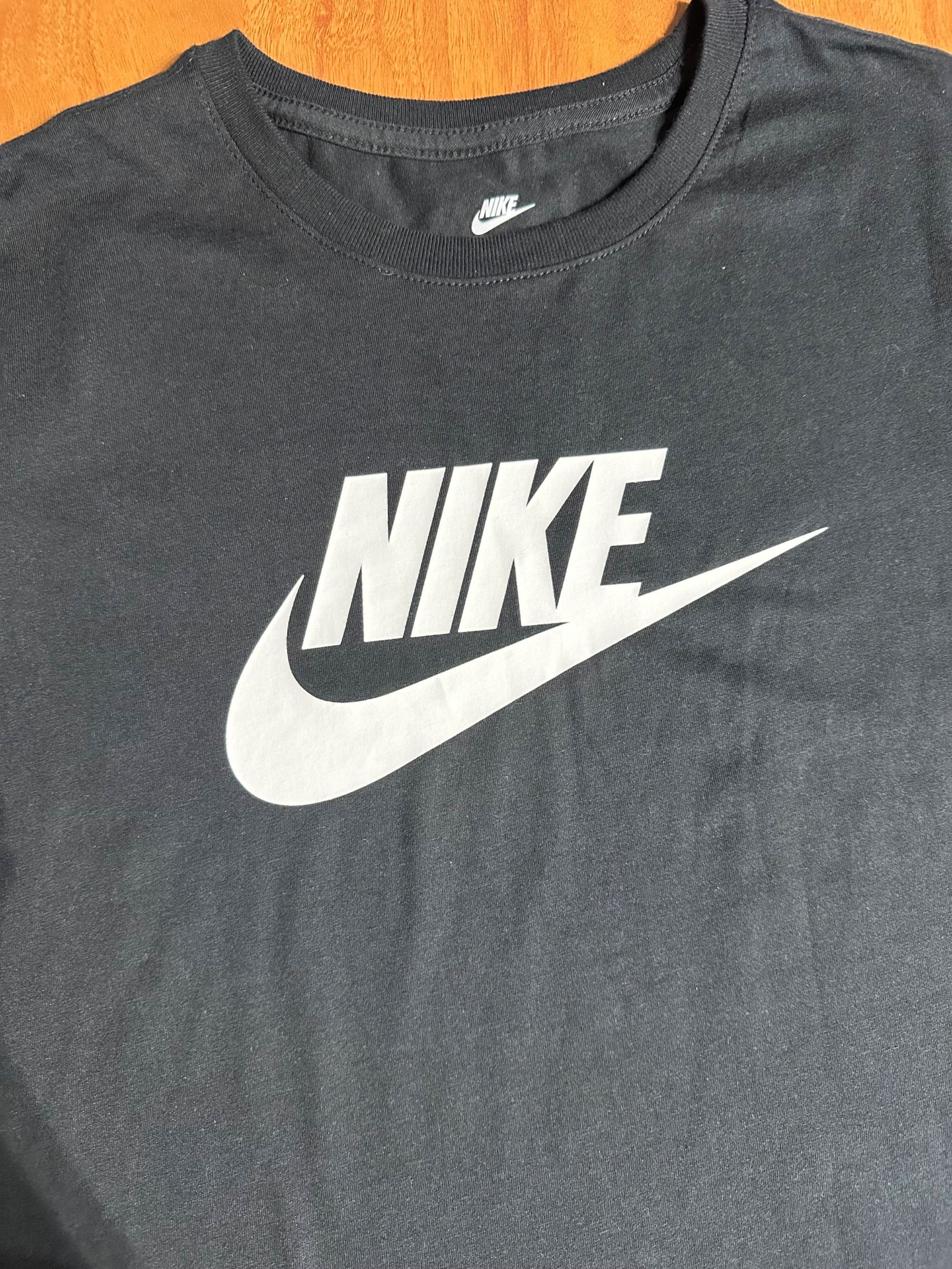 Продам женскую футболку Nike, р. М.