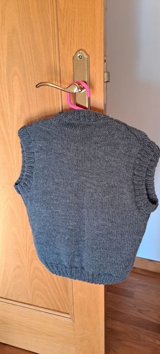 Colete feito à mão