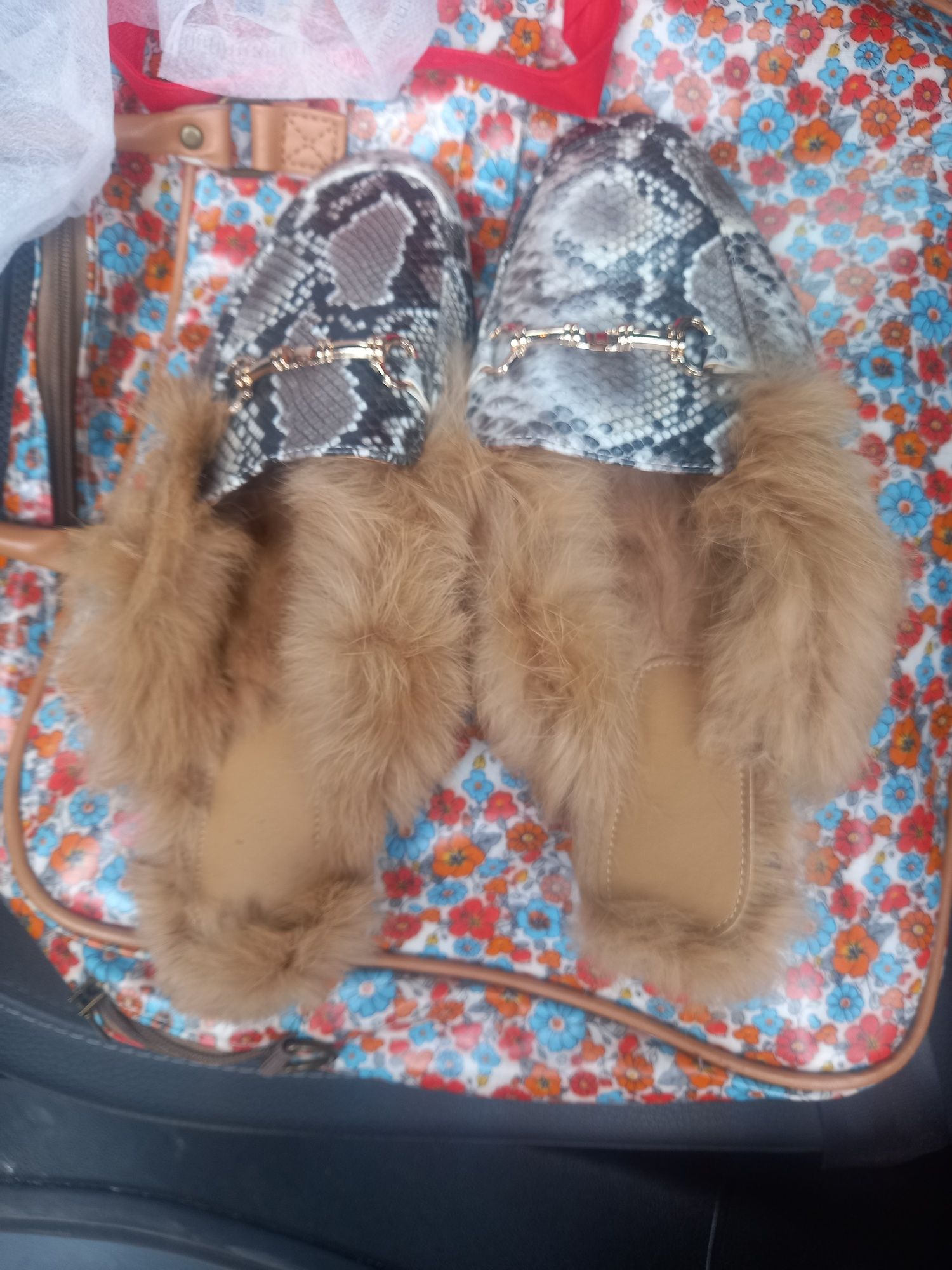 Mules com pelo e tigresa