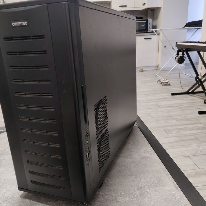 Корпус для пк чи сервера Chieftec
