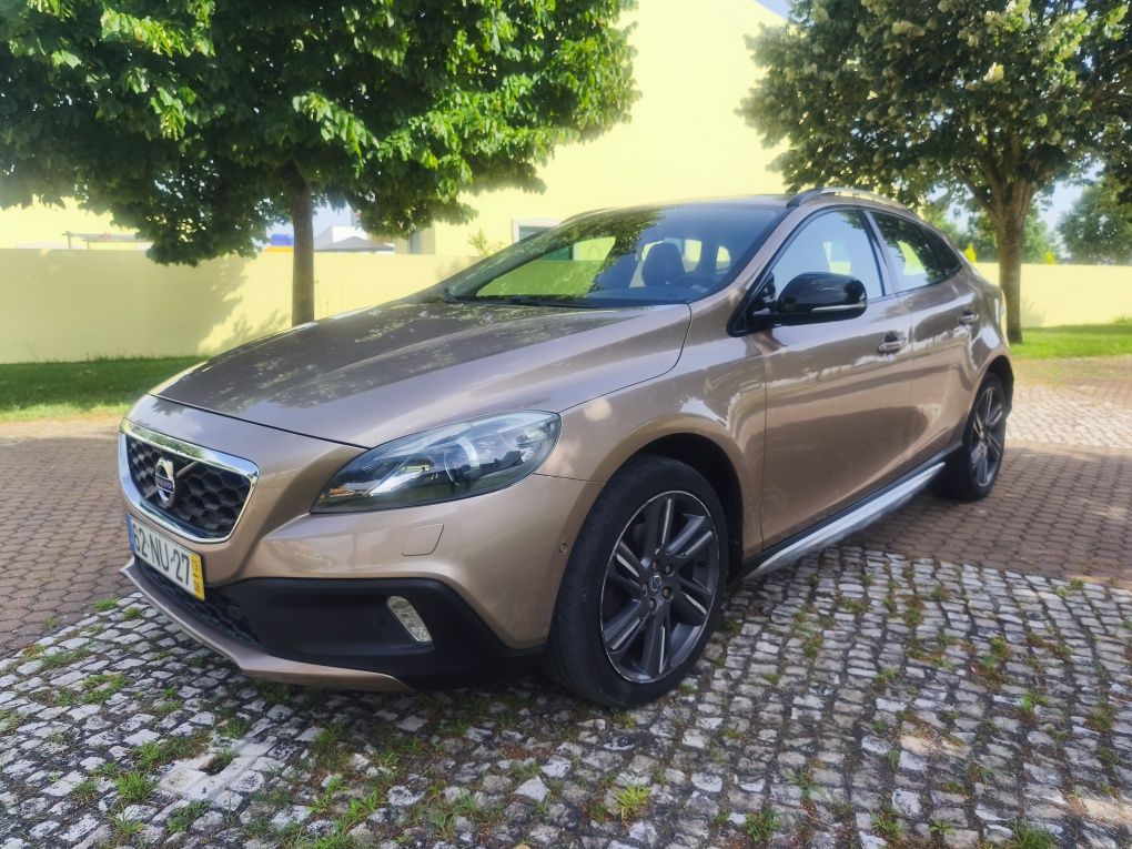 Volvo v40 Cross country