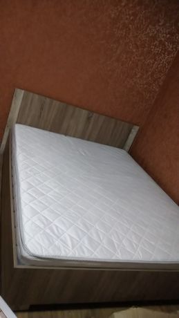 Кровать двуспальная с матрасом новая