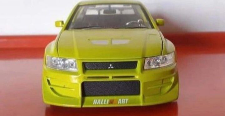 Mitsubishi evo fast & furious escala 1:24