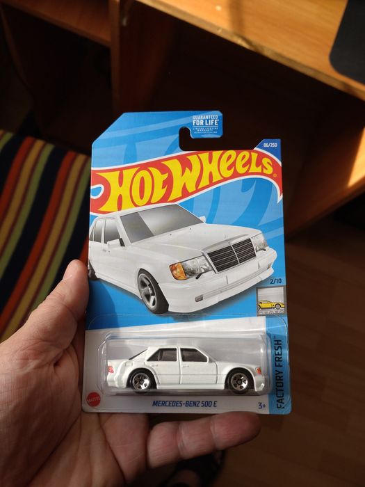 Hot wheels Mercedes 500 E BIAŁY Ekskluzywne Wydanie