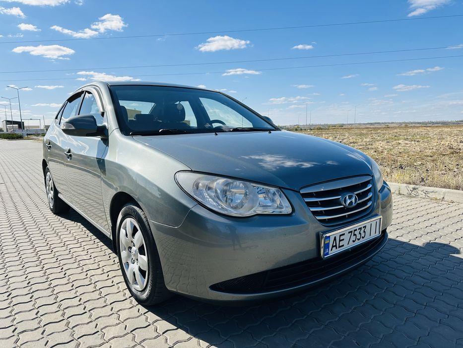 Hyundai Elantra 1.6л