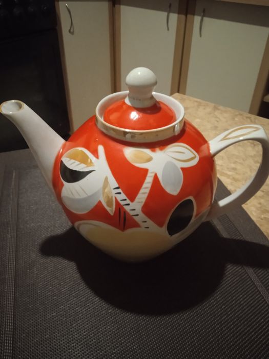 Большой.  заварник